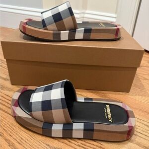 Burberry Sandals, size 38